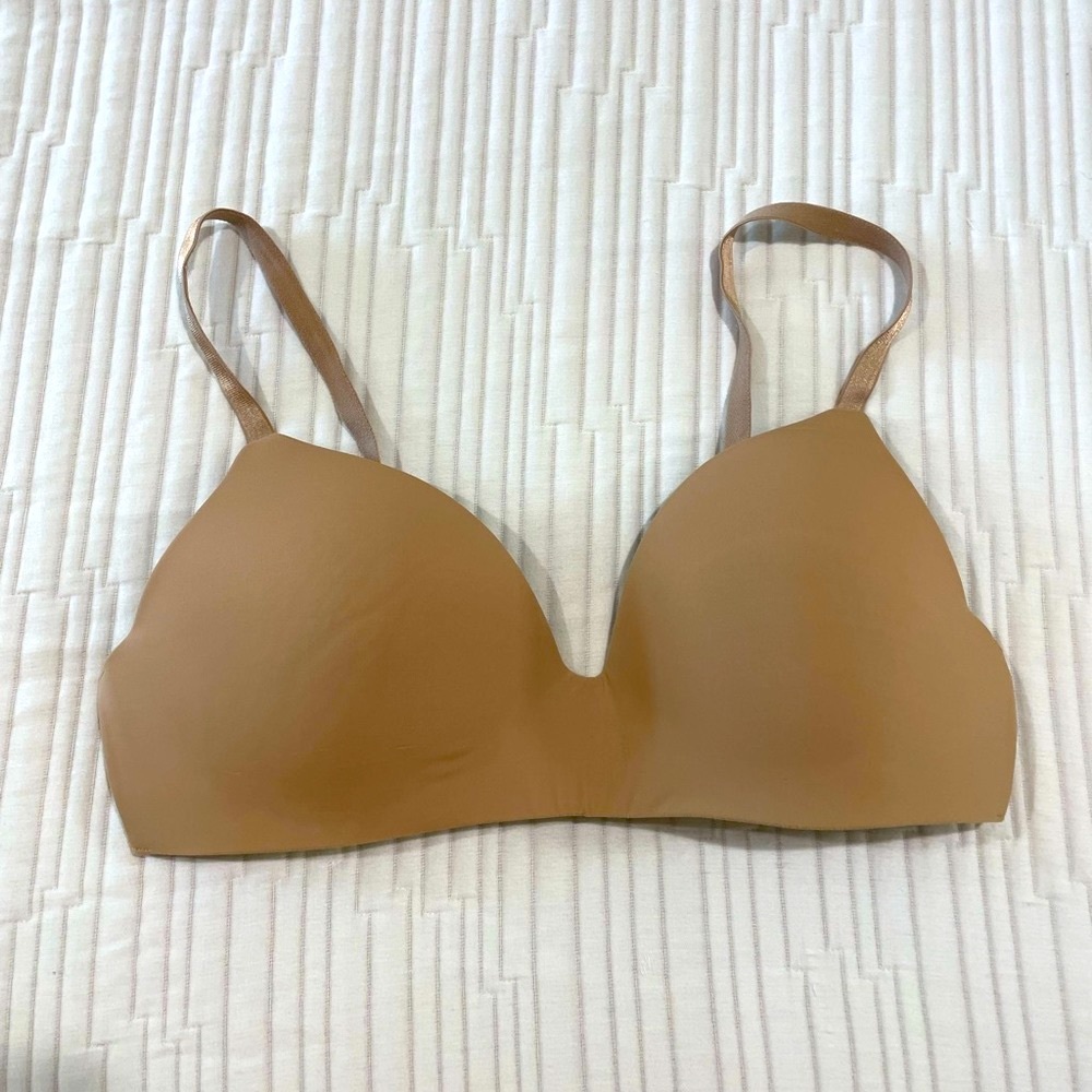 Victoria’s Secret lightly lined wireless t shirt bra 36D